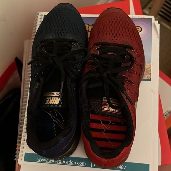 Navy/red limited edition Nike sneaker. Size 7. W - Picture 1 of 12